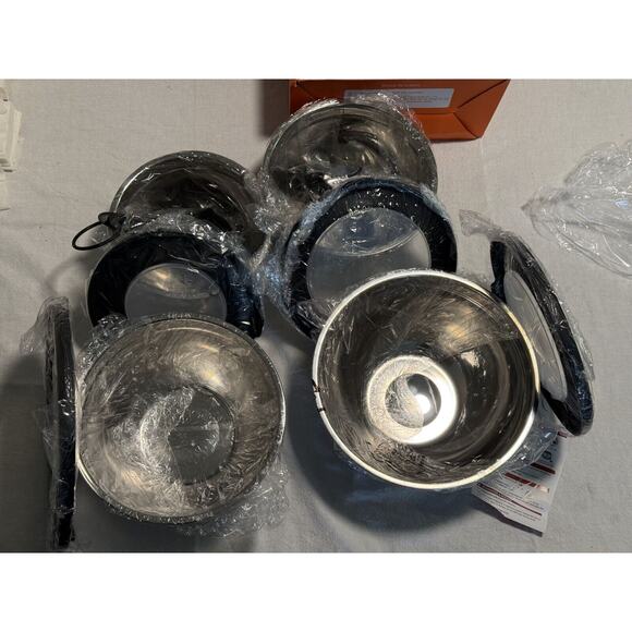 8-Piece STAINLESS STEEL MIXING BOWLS with Clear lids - BRAND NEW - Picture 4 of 4